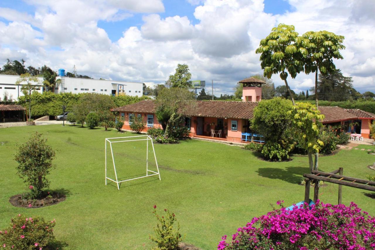 Ecohotel La Masia Llanogrande  Экстерьер фото